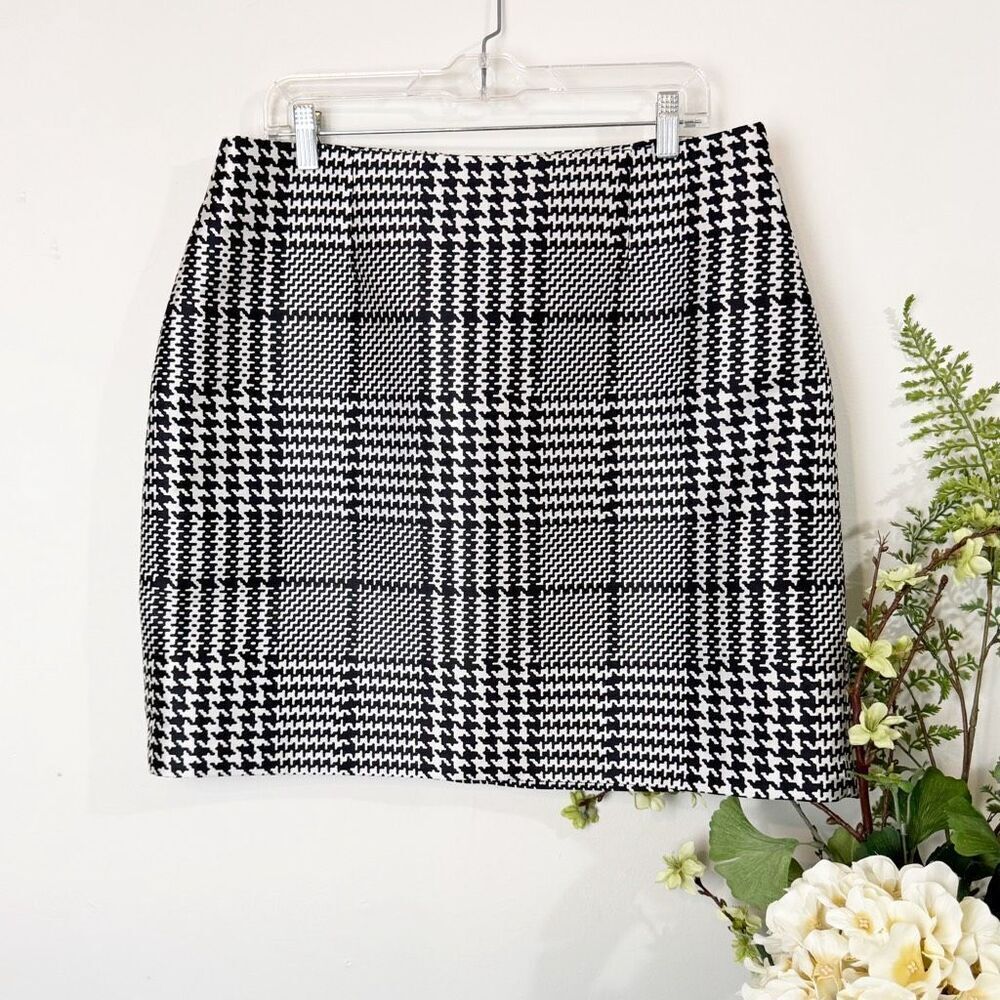 WHITE HOUSE BLACK MARKET | Houndstooth Plaid Skirt | Size 14 | whbm
